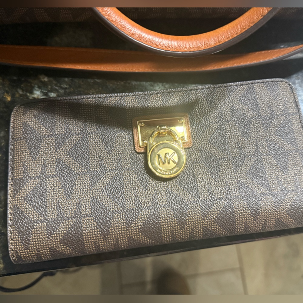 NWT MK Large Hamilton purse with matching wallet - Picture 2 of 11